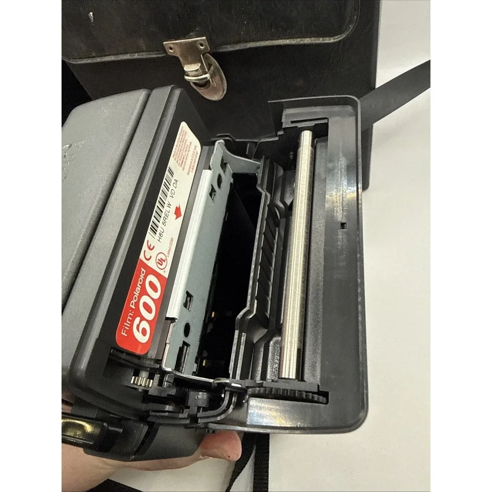 VTG Polaroid One Step Flash 600 Close Up Instant Film Camera UNTESTED W/ Case